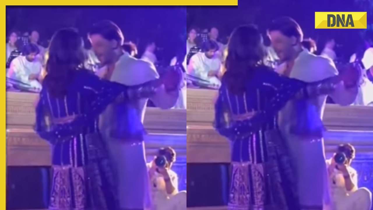 Watch: Shah Rukh Khan romances wife Gauri Khan as Udit Narayan sings Main Yahaan Hoon at Ambani pre-wedding bash