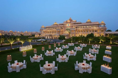 How much does a wedding at ITC Grand Bharat cost?
