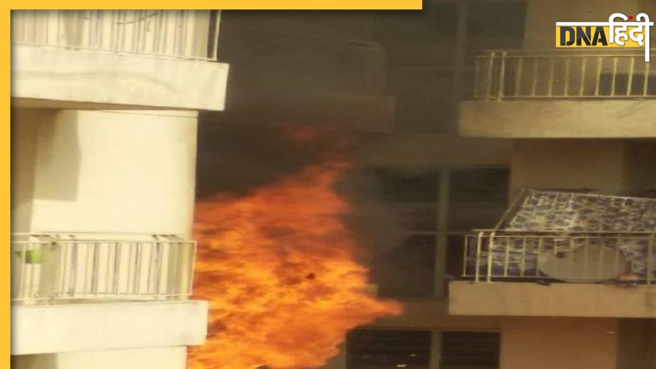 Noida News: सुपरटेक इकोविलेज 2 सोसायटी में लगी भीषण आग, घर में रखा सामान जलकर हुआ राख  