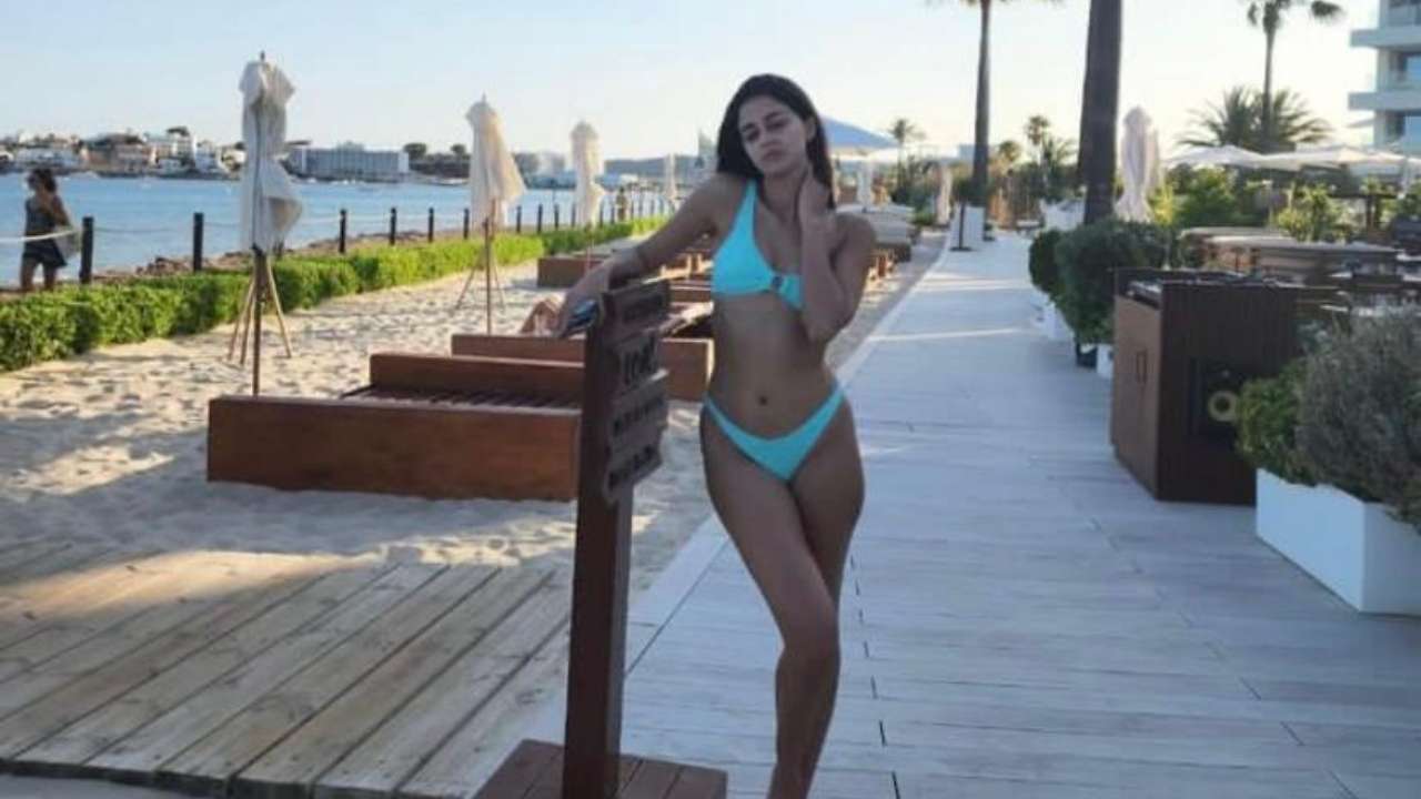 Ananya Panday slays in bikini