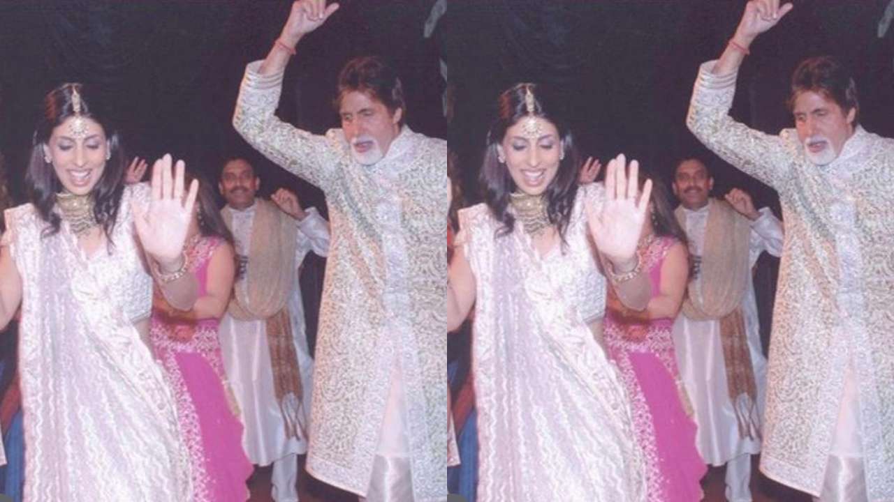 Amitabh Bachchan and Shweta Bachchan dancing in Baraat