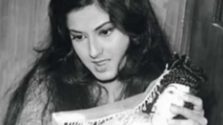 Moushumi Chatterjee in Balika Badhu