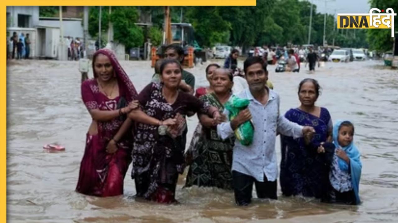 घरों में घुसा पानी, सड़कें डूबी और उफनती नदियां... गुजरात में बारिश से हाहाकार, अबतक 15 की मौत