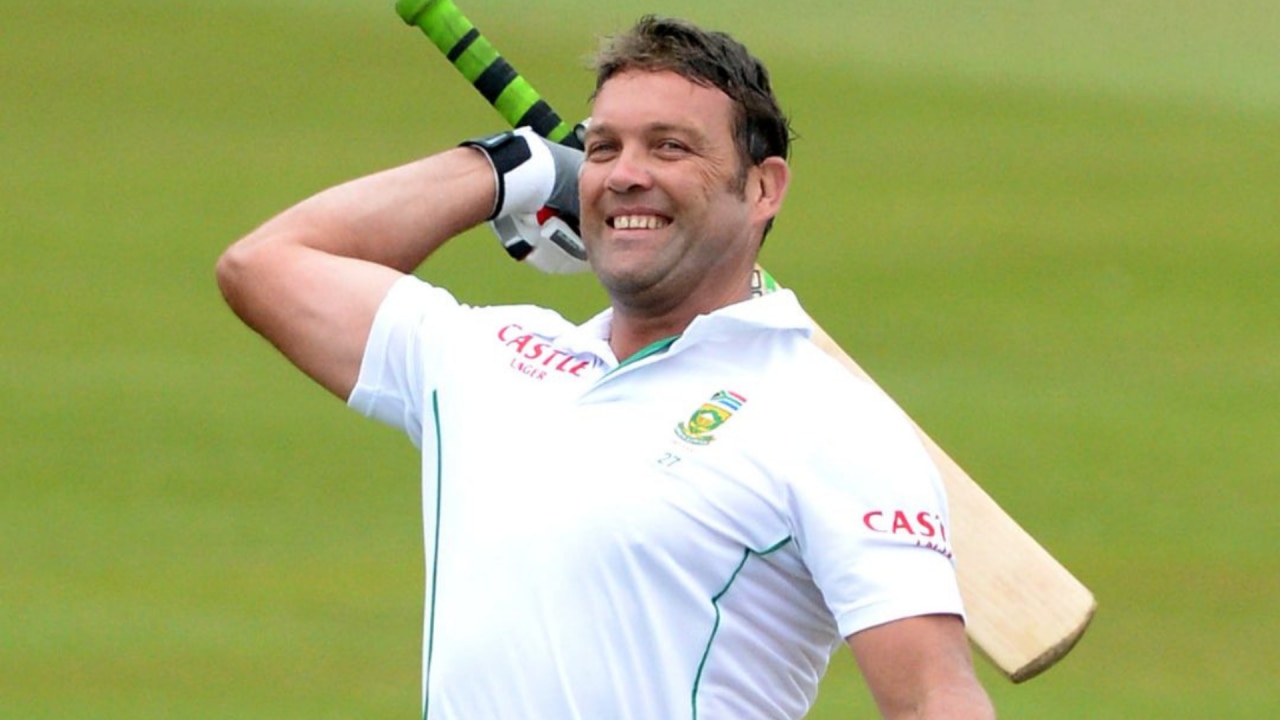 Jacques Kallis 12000 International runs at home