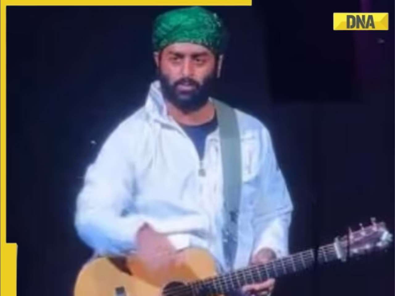 Arijit Singh schools security guard for misbehaving with female fan at his concert, says 'I wish...': Watch viral video