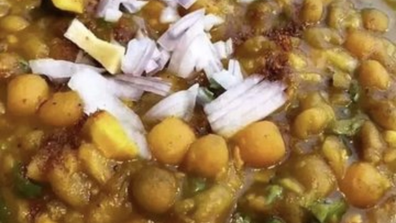 Ghugni Chaat