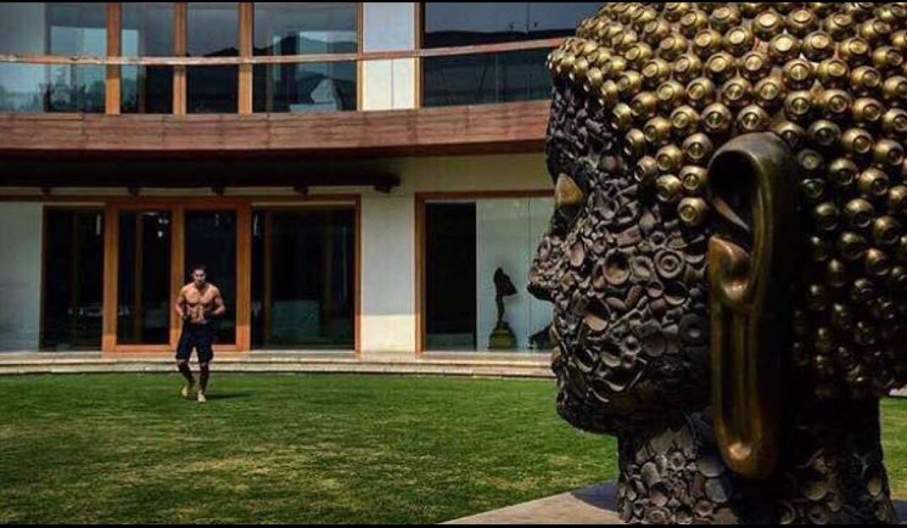 Buddha sculpture at the entrance