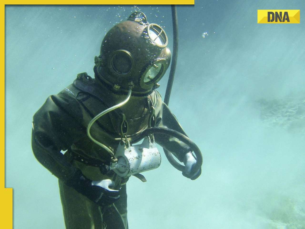 This man has been living underwater for 2 months, has bed, WiFi, TV, but no...