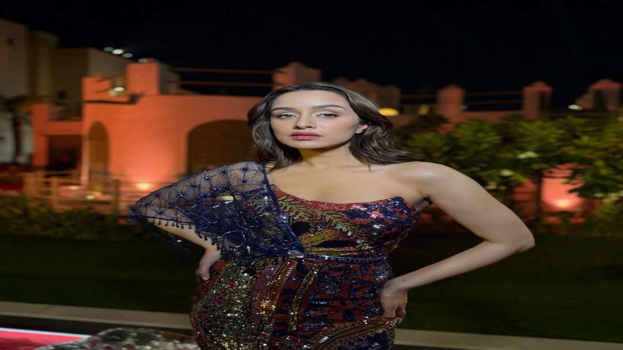 Shimmery gown symbolising boldness with elegance