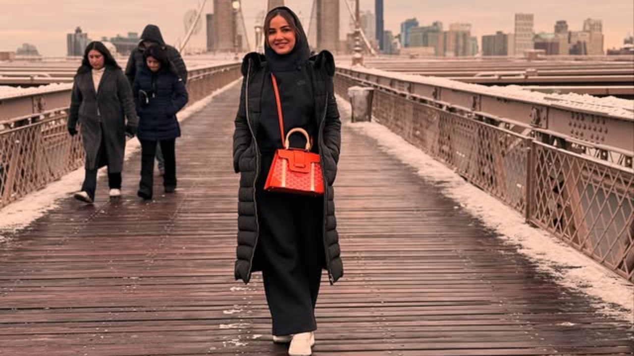 Stroll Across the Brooklyn Bridge