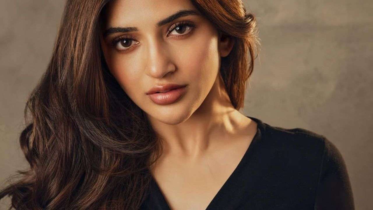 Minimal yet stunning makeup