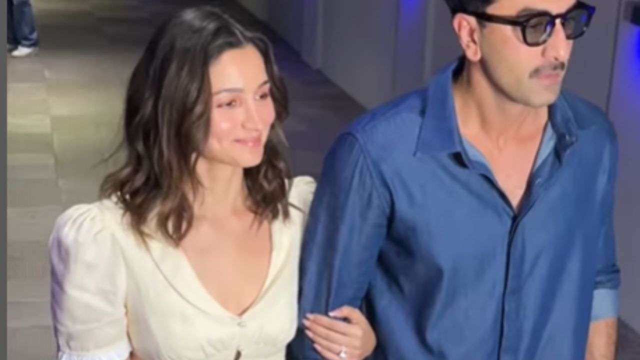 Subtle and glowing makeup