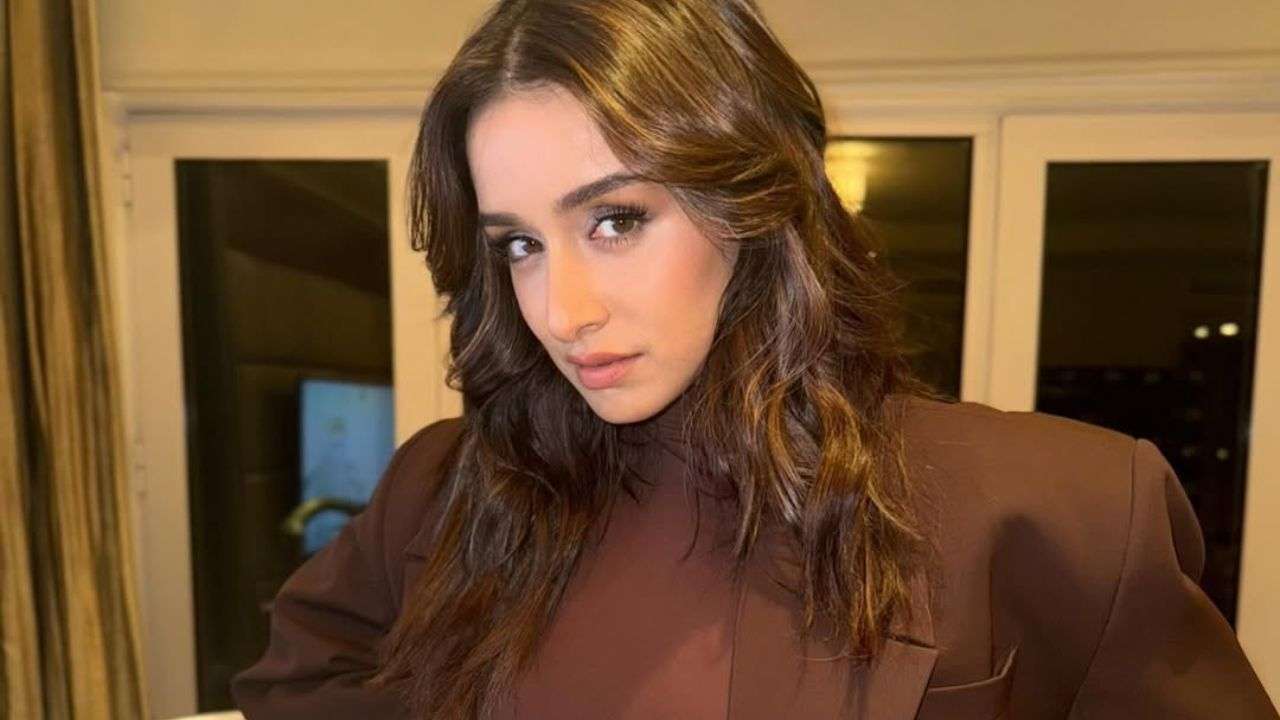 Smooth eye primer base