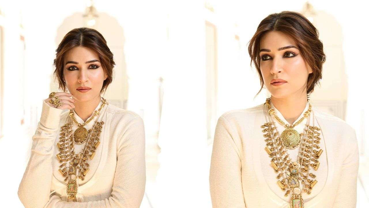 Kriti’s statement gold jewelry