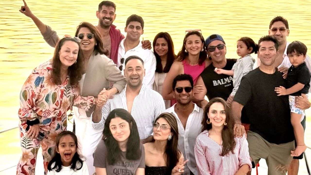 Ishaan and Shaheen's holiday with Bhatt family