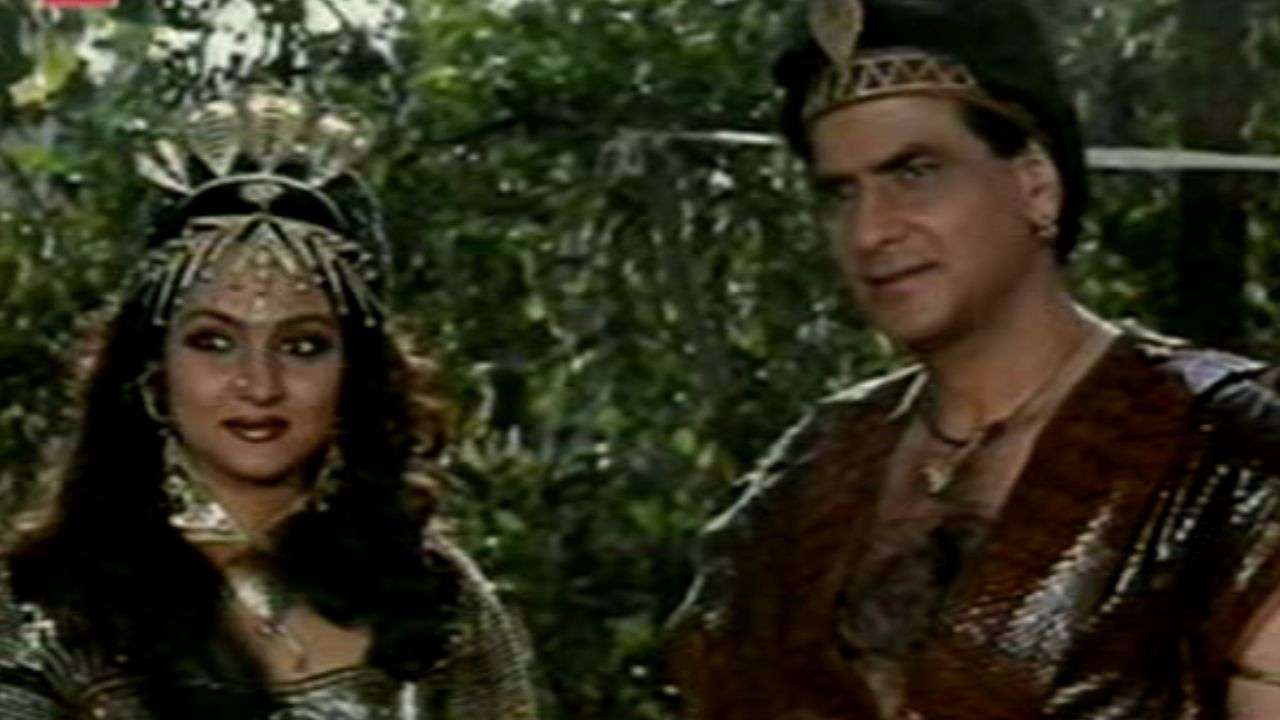 Jeetendra in Sheshnaag (1990)
