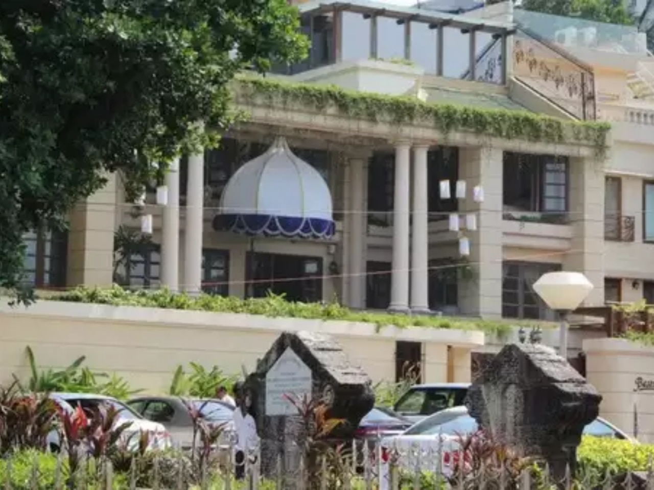 Rekha's home Basera in Mumbai