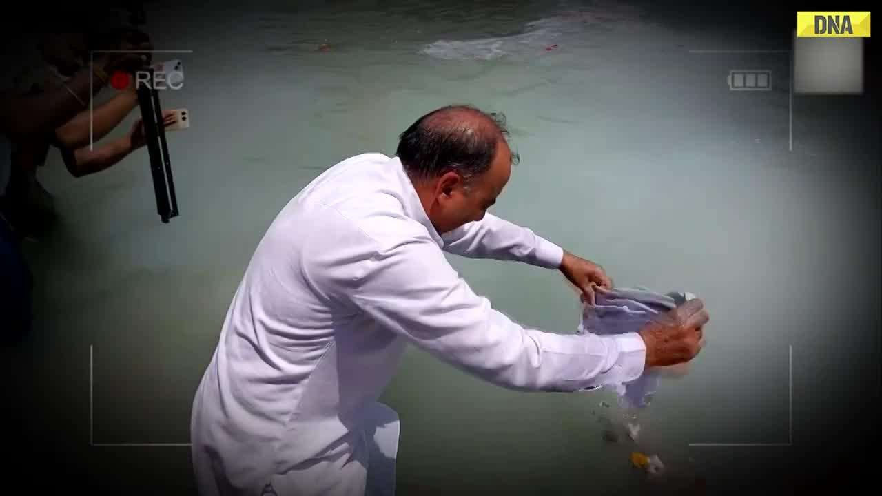 Pahalgam Terror Attack: Lt. Vinay Narwal’s Father Breaks Down While Immersing Ashes In Haridwar