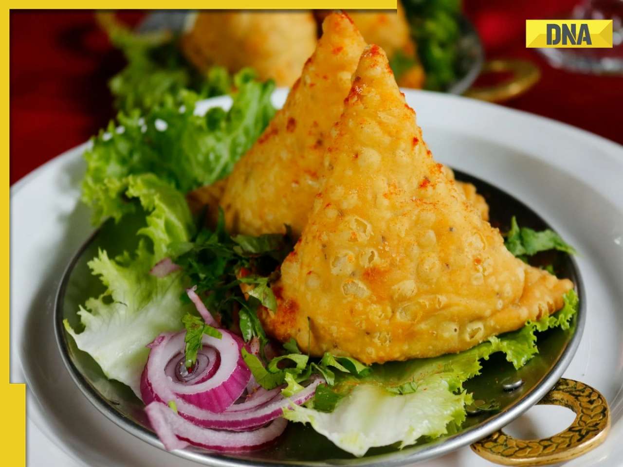 Have you ever tried 'Bhindi samosa'? Viral video shows street vendor preparing bizarre snack, leaves netizens disgusted 