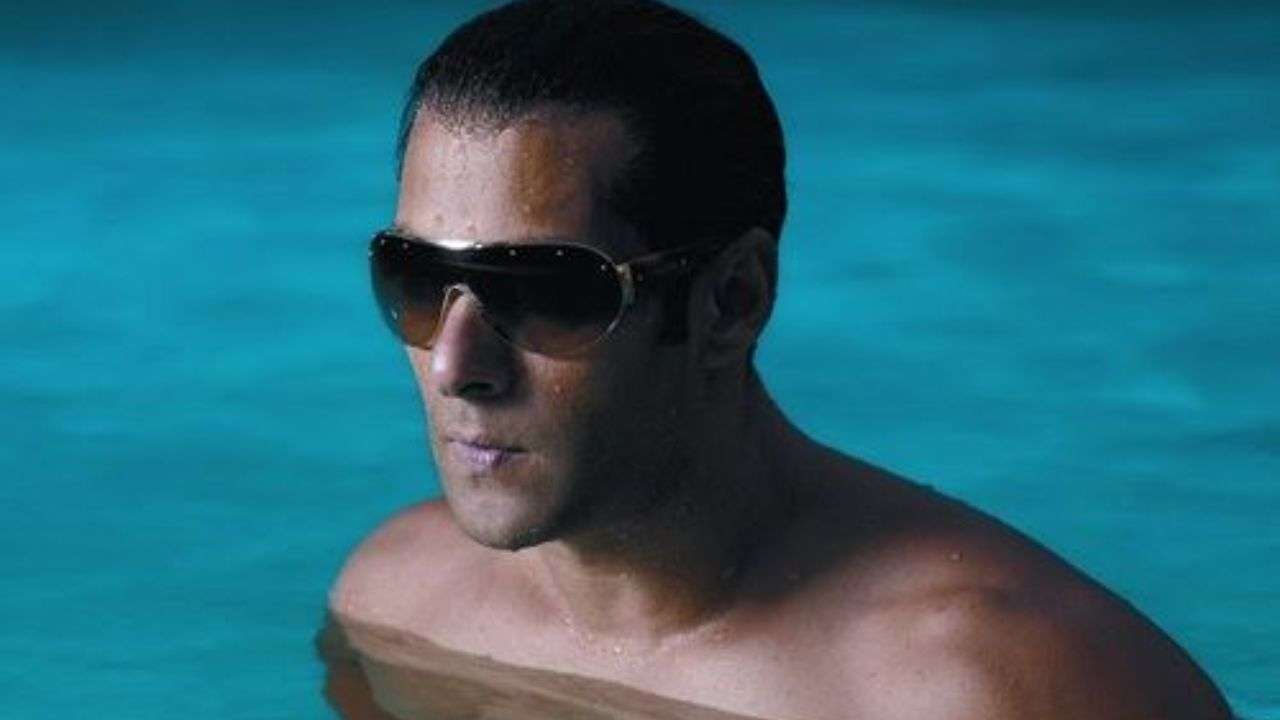 Cool and composed in aviators