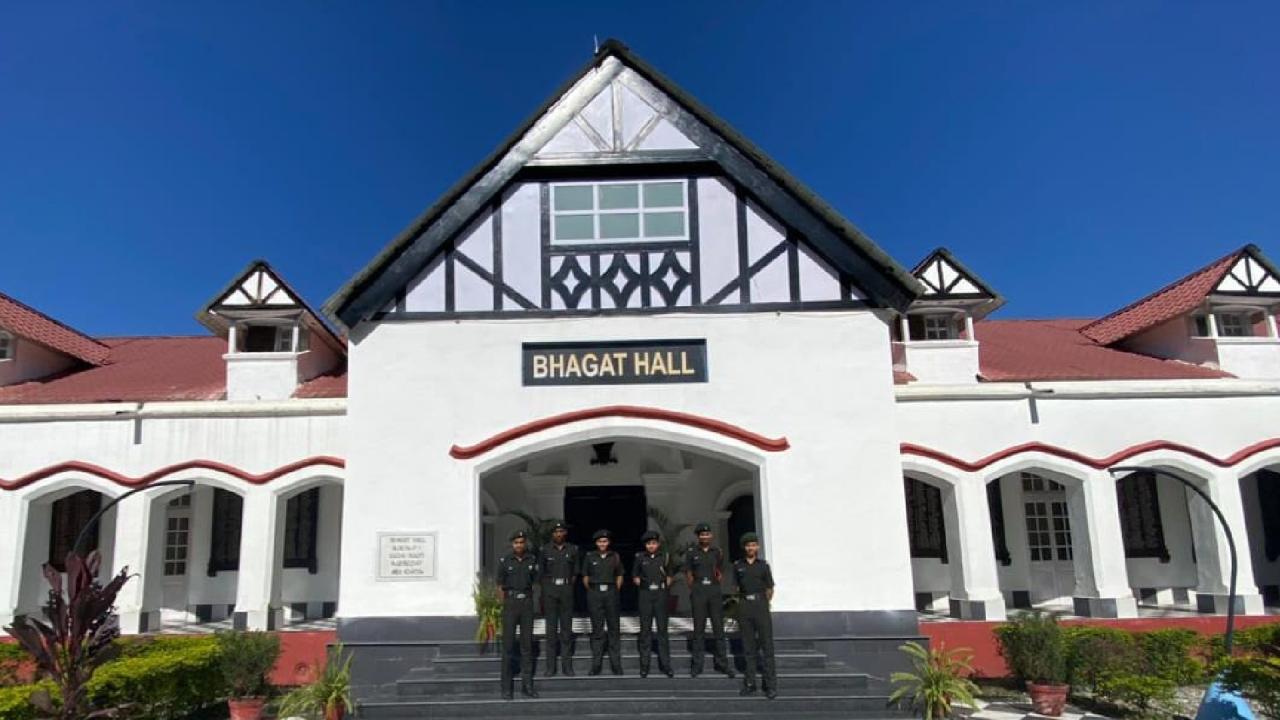 कैसे होता है एडमिशन