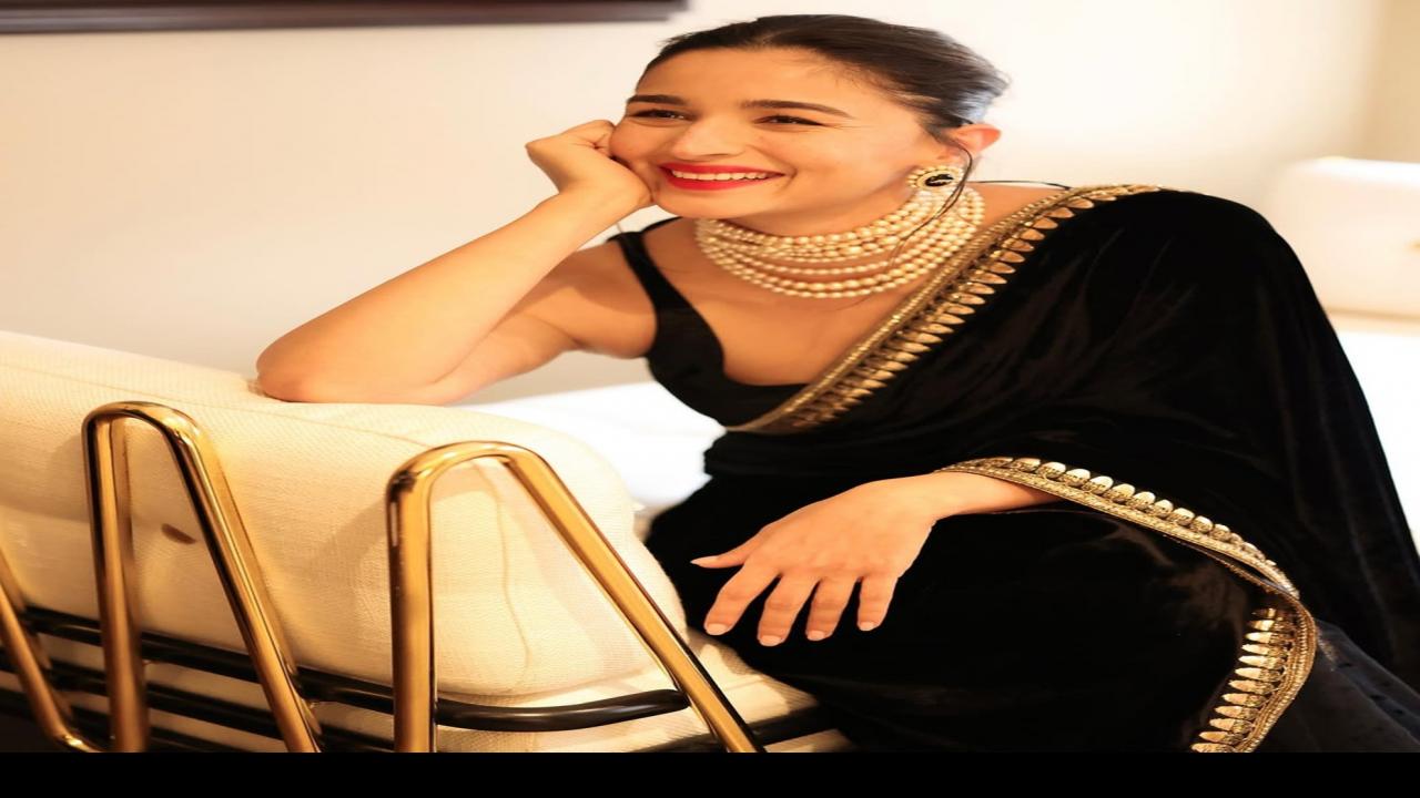 Alia Bhatt Black Saree Look 