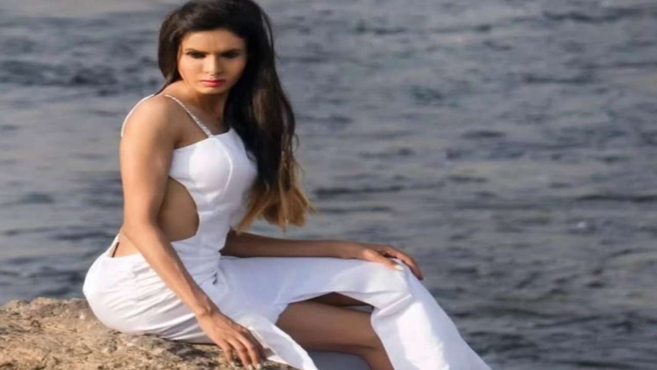 Model Shyna Sunsara