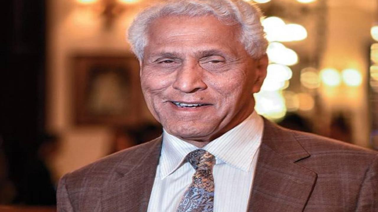 42,000 करोड़ रुपये की है नेटवर्थ