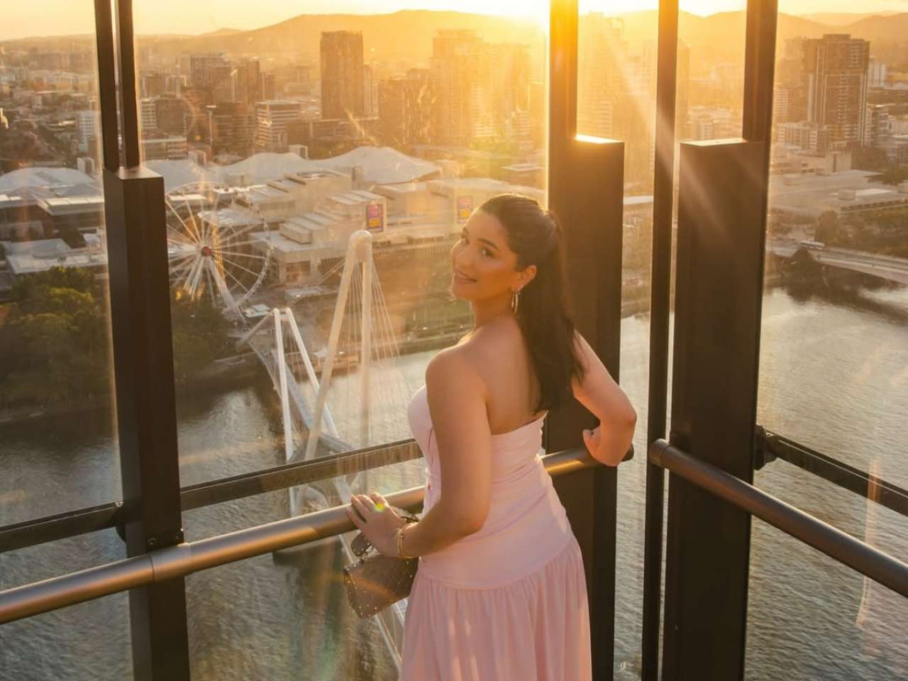 Sara Tendulkar enjoying sunset in Australia