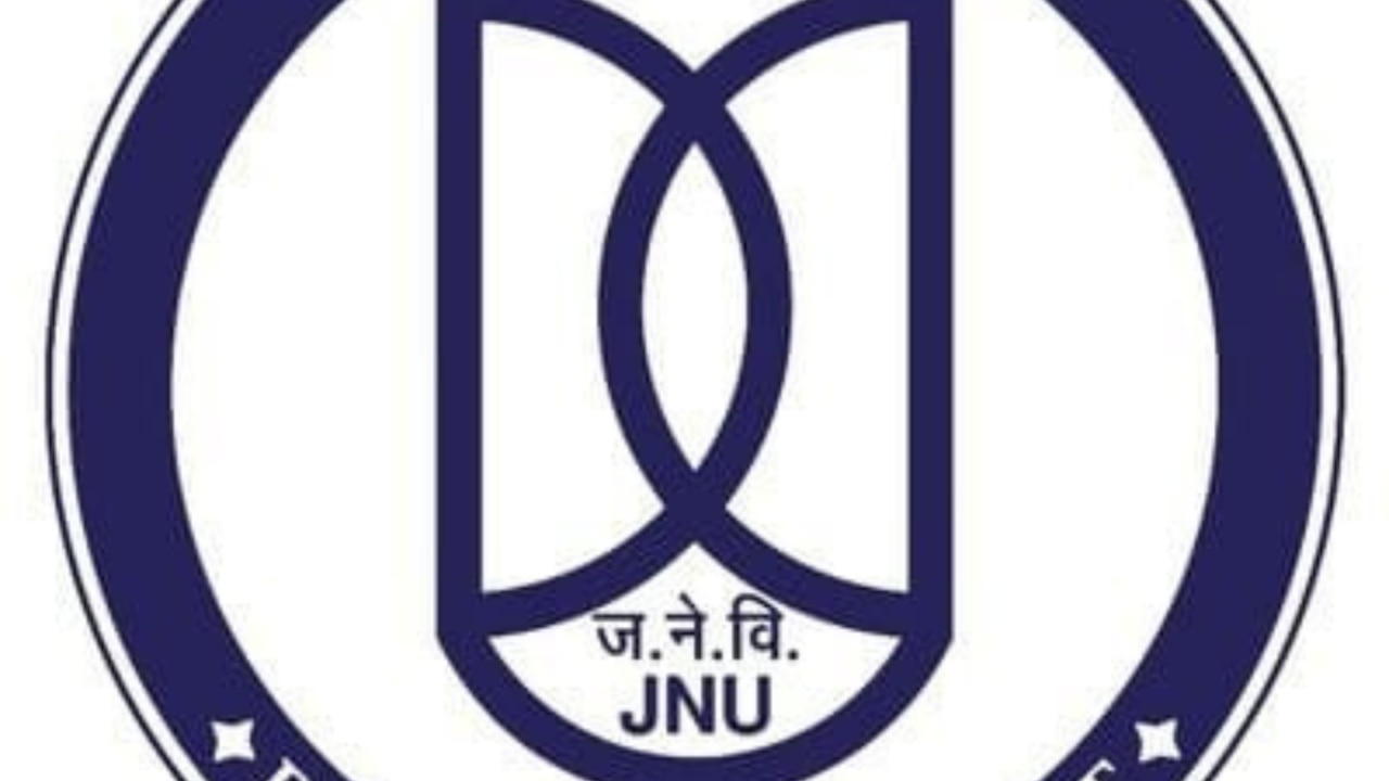  एक के बाद एक संस्थानों की कार्रवाई