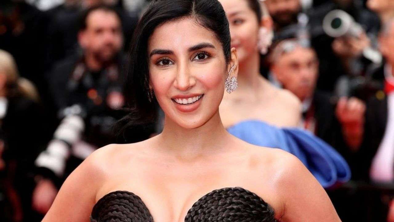 Soft glam look