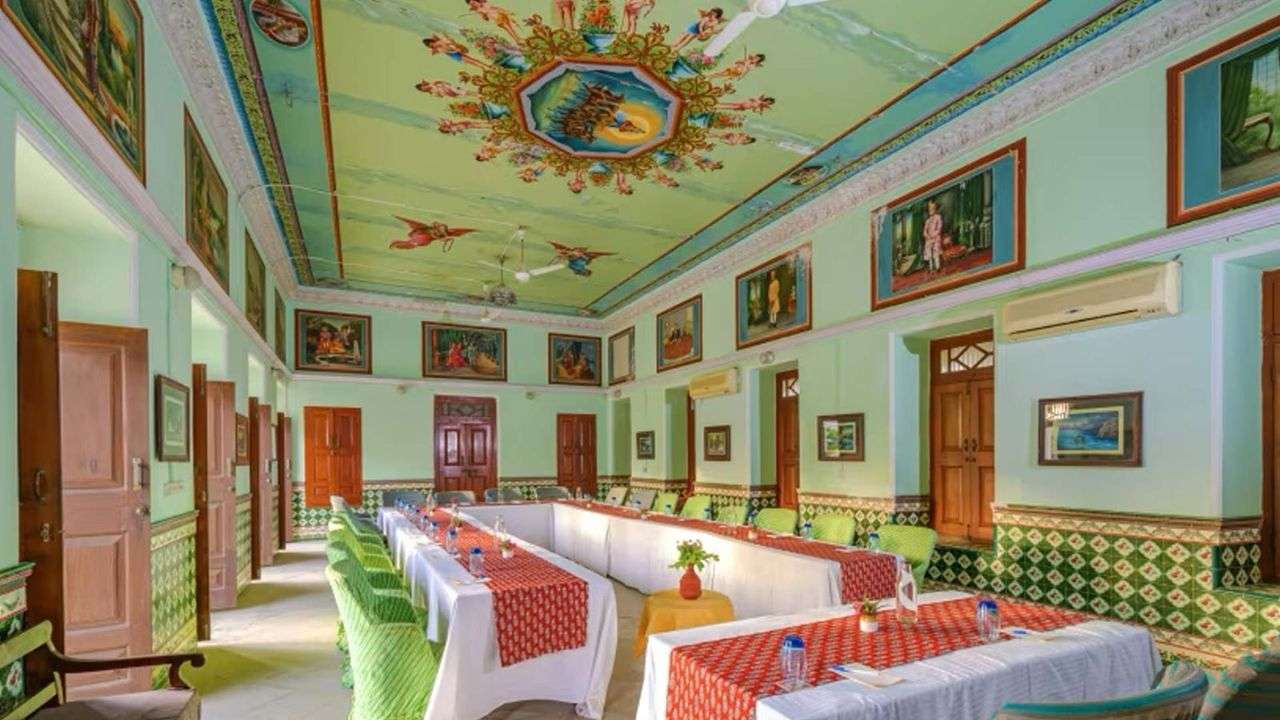 Grand welcome fit for royalty