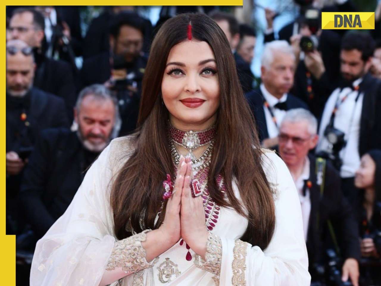 Aishwarya Rai Bachchan flaunts sindoor in stunning look at Cannes 2025; fans call it 'biggest support to Operation Sindoor'