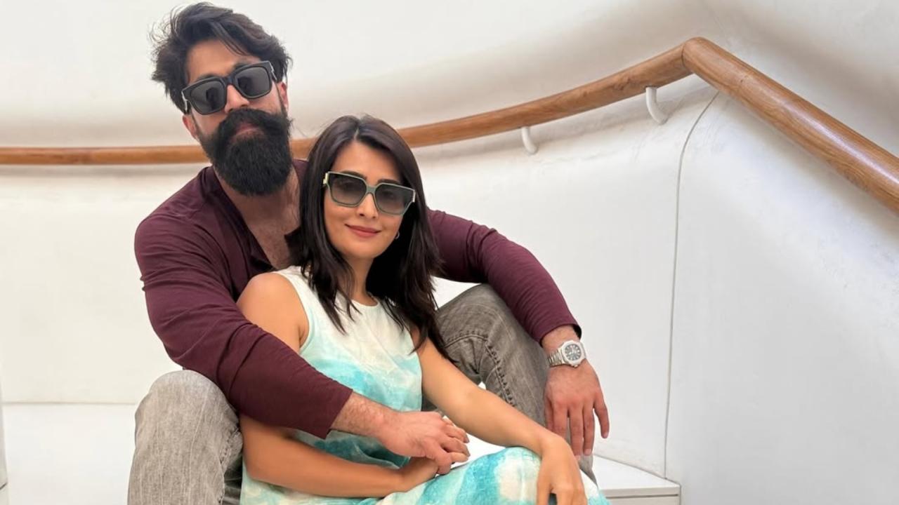 Yash and Radhika heartwarming photo