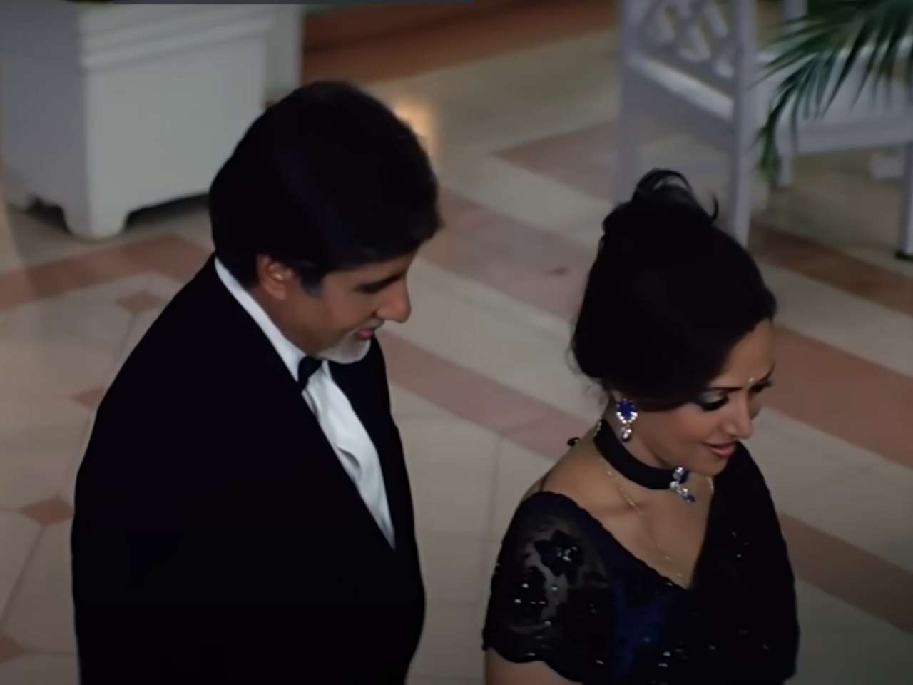 Amitabh Bachchan and Hema Malini's Baghban is based on...
