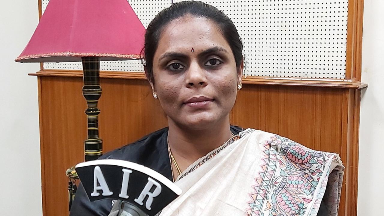 इस स्कूल कॉलेज से पढ़ी हैं वर्षिणी