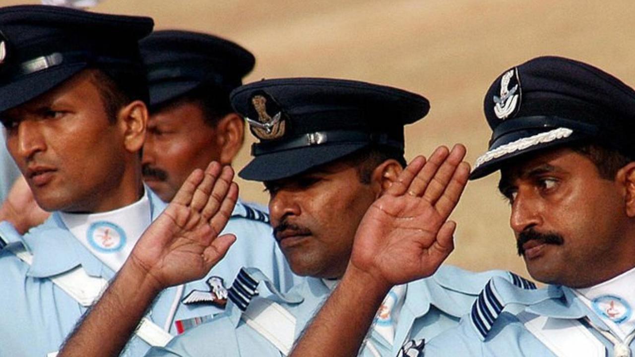 वायु सेना का ये सेल्युट क्या बताता है