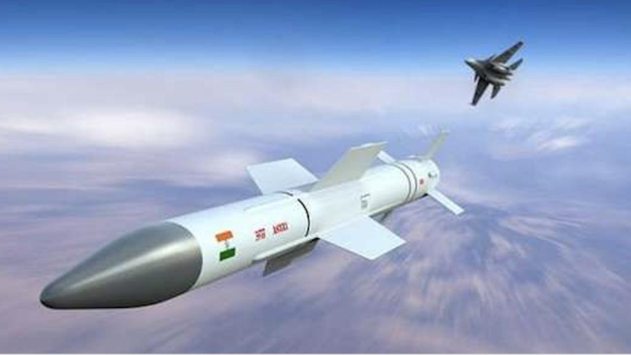 अभी R-77 मिसाइल यूज कर रहा है भारत
