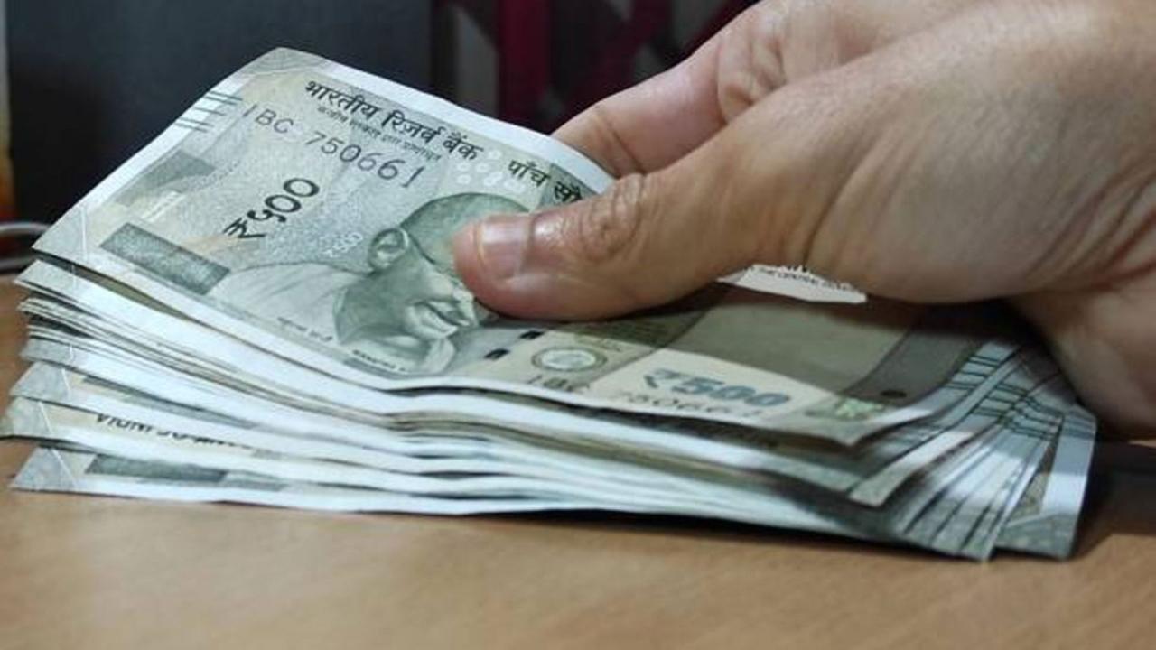 लक्ष्य के लिए प्रयासरत
