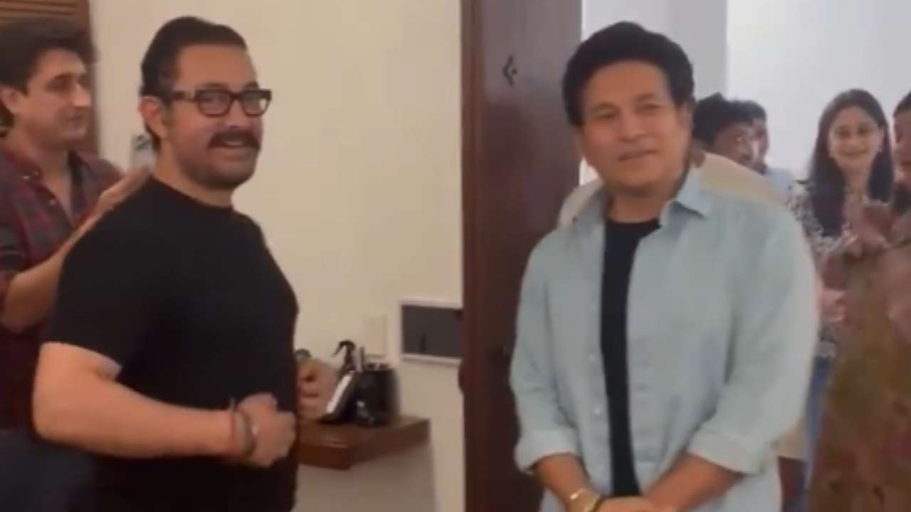 Aamir Khan welcomes Sachin Tendulkar