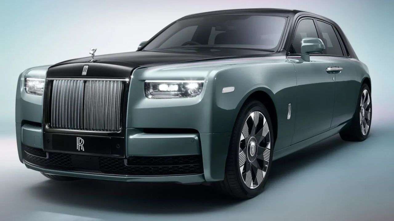Rolls‑Royce Phantom VIII EWB (Reportedly Rs 13.5 crore)