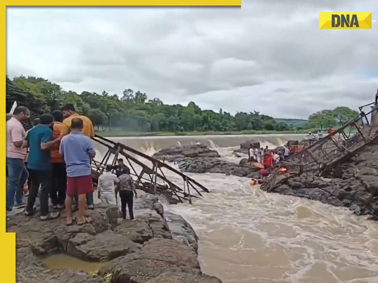 Pune bridge on Indrayani river collapsed, 4 dead, rescue operations underway