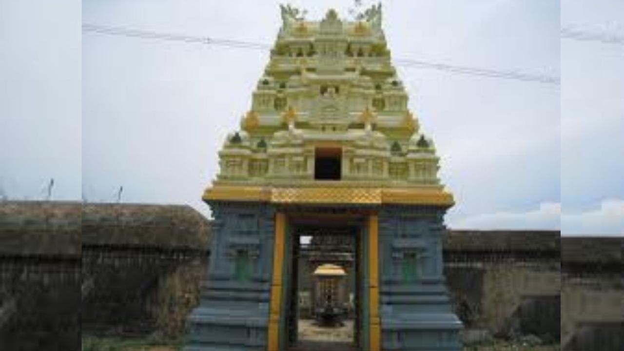 यह चमत्कारी मंदिर कहां स्थित है?