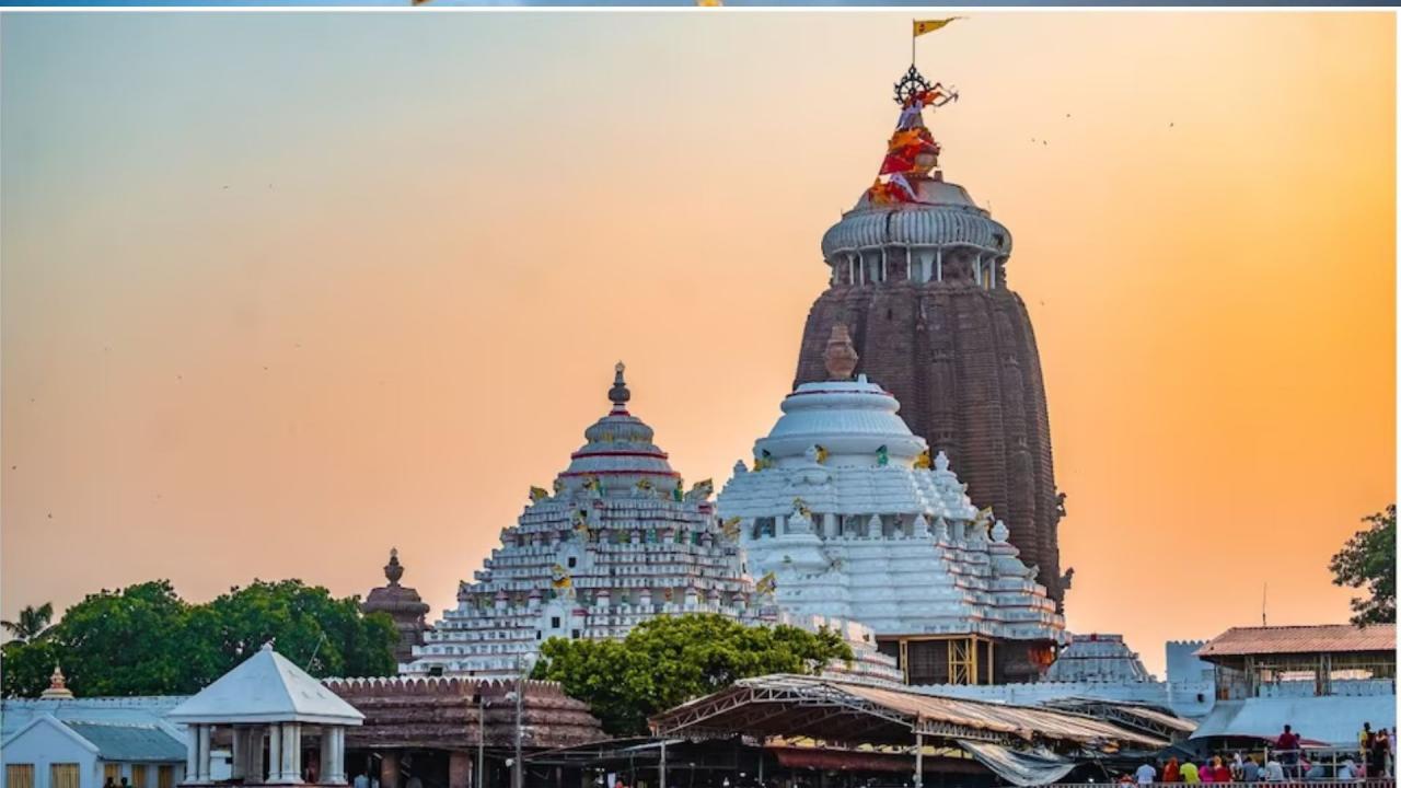 लकड़ी से बने होते हैं जगन्नाथ भगवान 