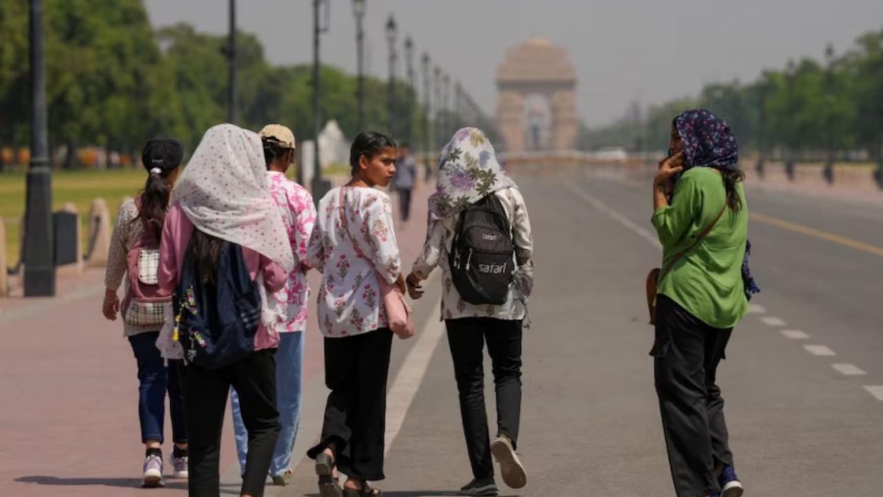 हल्के और ढीले कपड़े पहनें