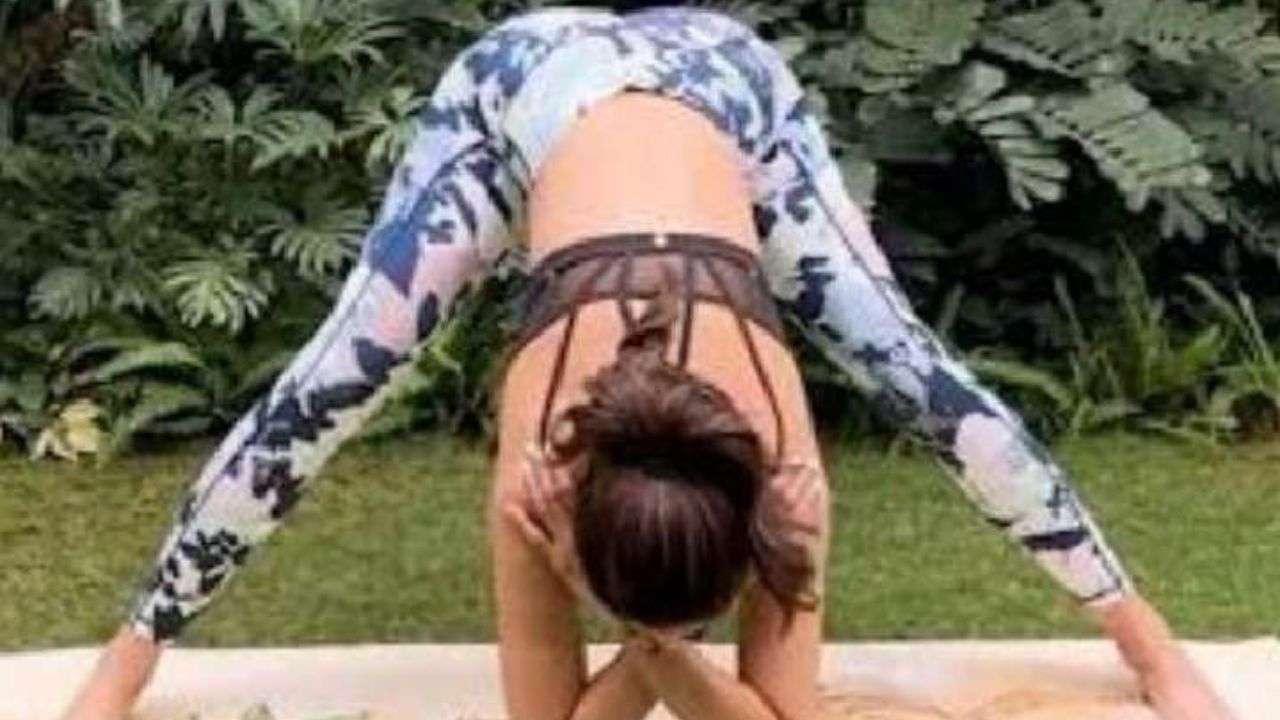 Prasarita padottanasana