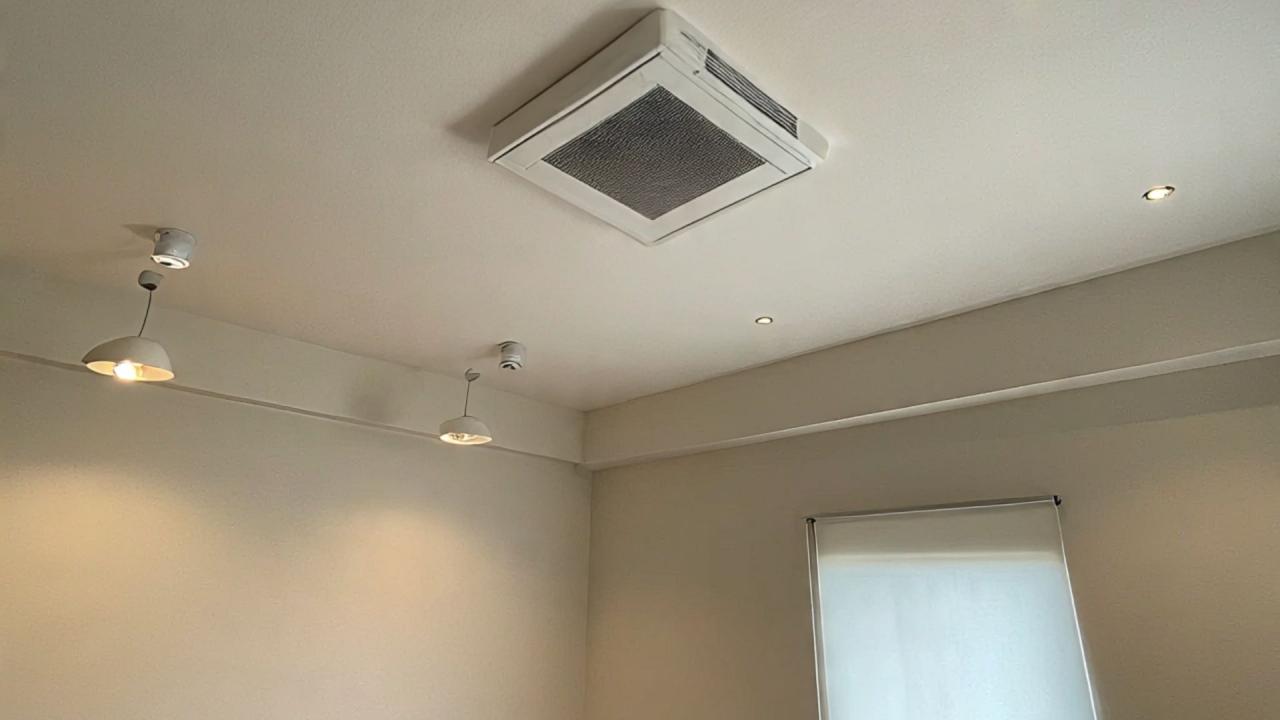 एग्जॉस्ट फैन लगाएं