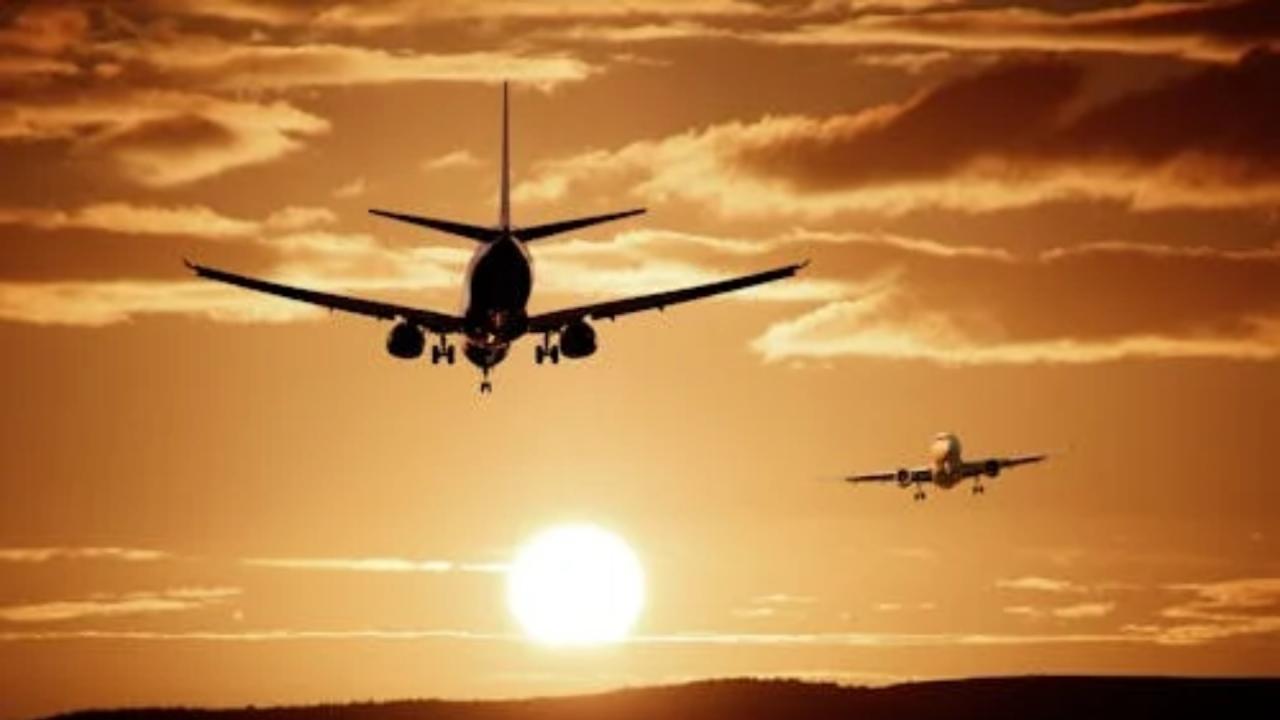 आसमान में उड़ते और नीचे उतरते फ्लाइट की स्पीड होती है अलग?