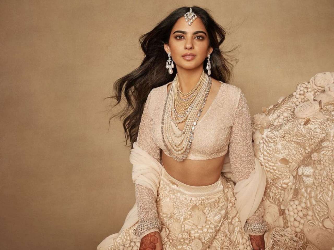 Isha Ambani hair