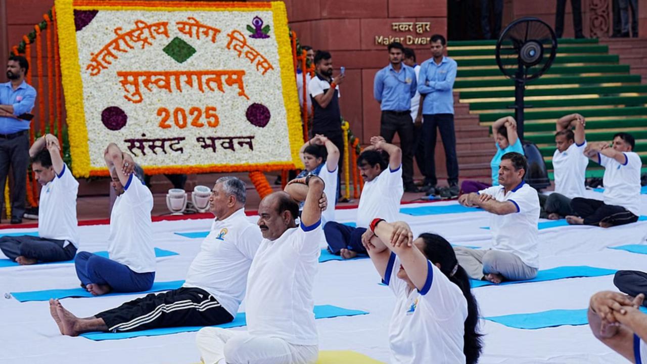 ओम बिरला ने किया योग